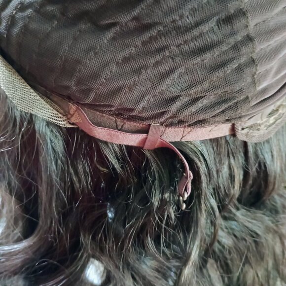 EUC: ANDRIA Hair 16" Black Short Bob Lace Front Wavy Wig - Picture 6 of 6